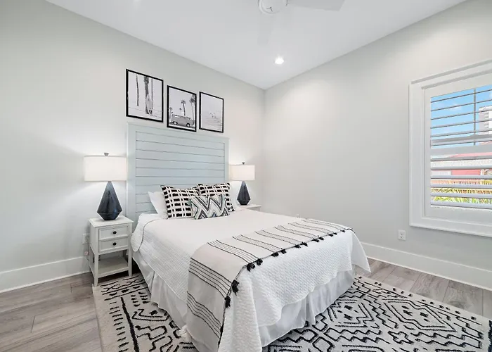 Holiday home Coastal Charm *